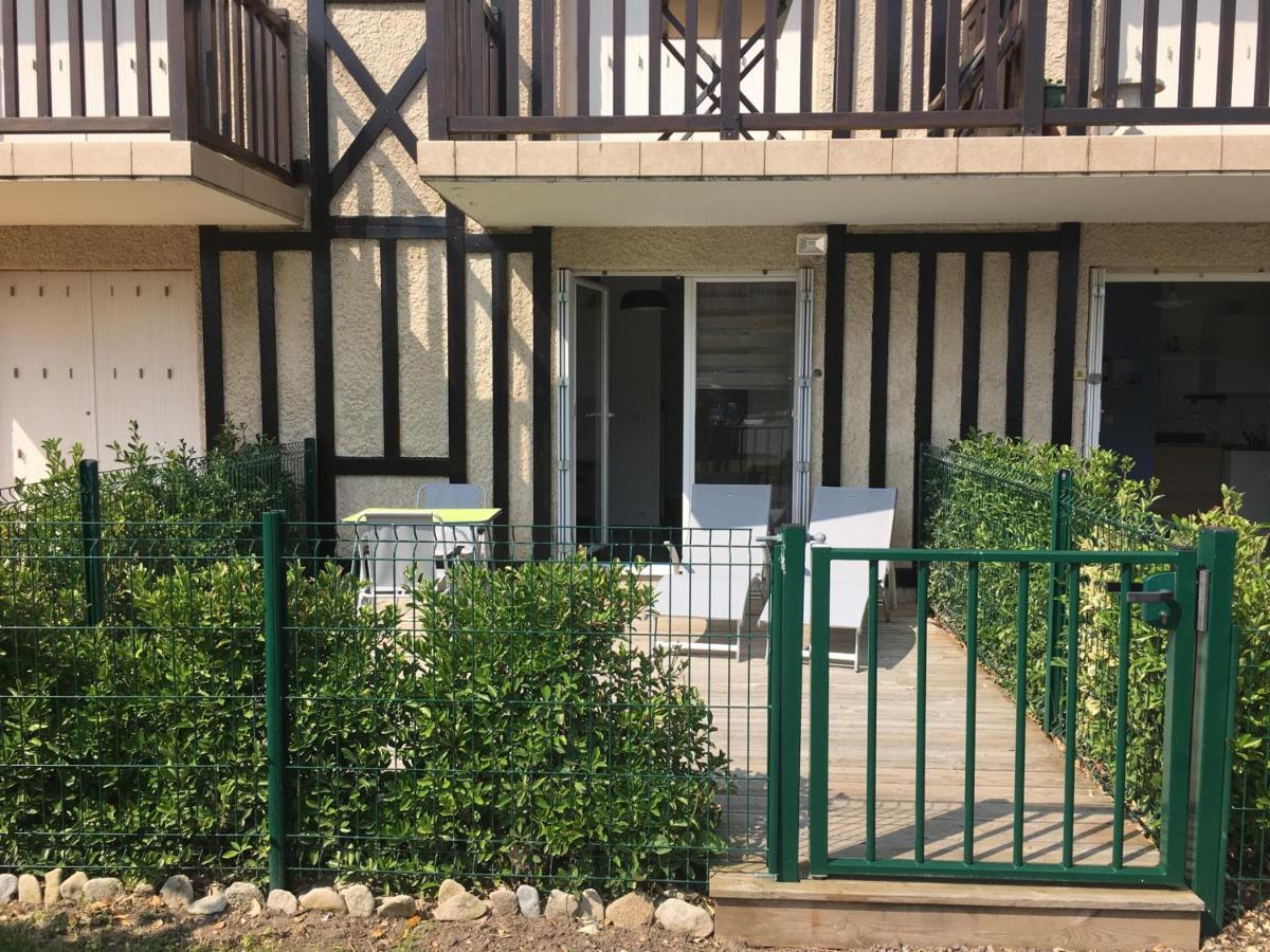 Studio Front De Mer Avec Terrasse Et Acces Direct Plage A Merville-Franceville - Fr-1-487-329 Экстерьер фото
